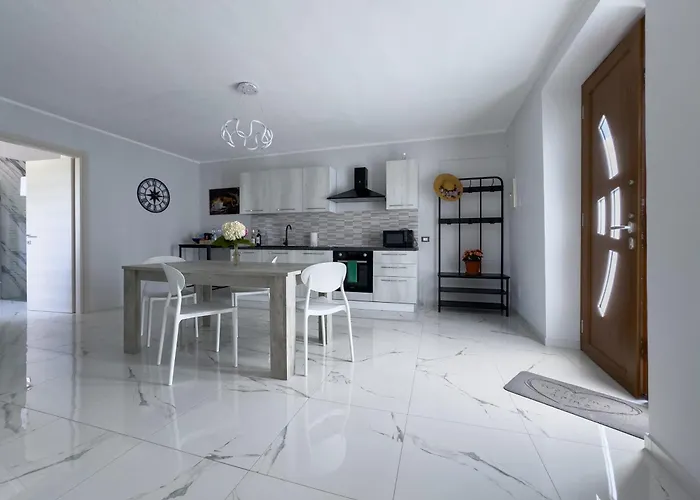 Roero Sunset アパート ゴヴォーネ